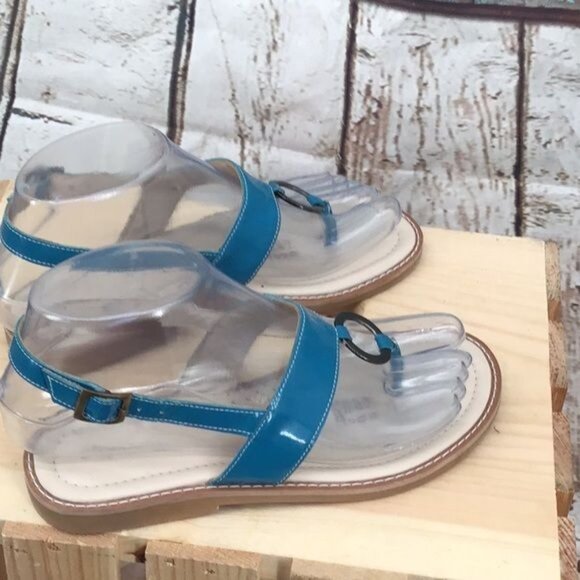 Elephantito Size 2 Youth Girls Blue Thong Sling Back Buckle Faux Leather Sandals - Picture 5 of 10